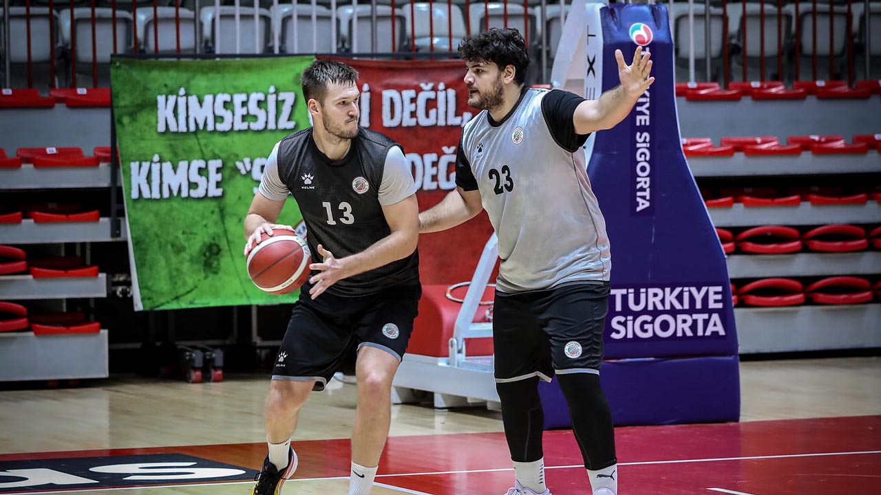 Yalova Dev Adam Basketbol Turk Telekom (2)