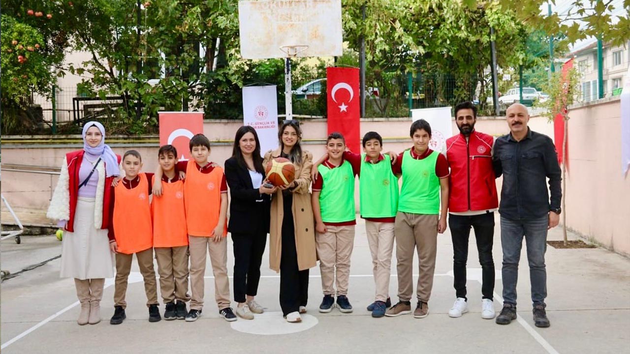 Yalova Genclik Mudurlugu Gazoz Mac Futbol Basketbol (1)