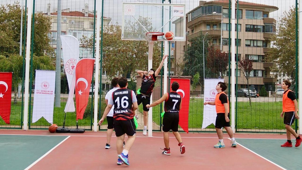 Yalova Genclik Mudurlugu Gazoz Mac Futbol Basketbol (6)