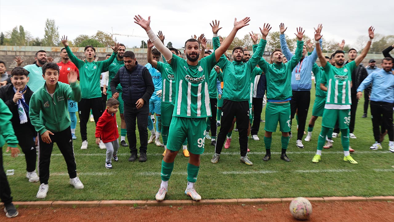 Yalova Hakan Ozturk Yesil Fk Sahne (2)