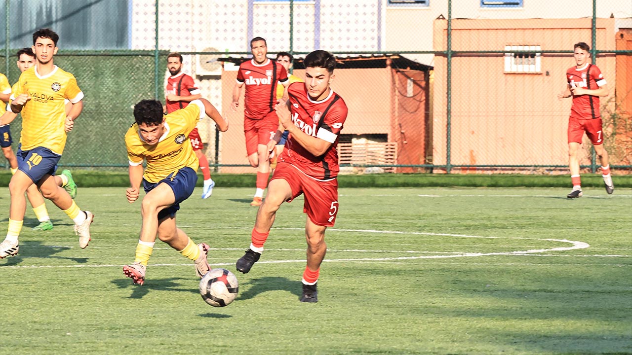 Yalova Kadikoyspor Hazirlik Mac (1)