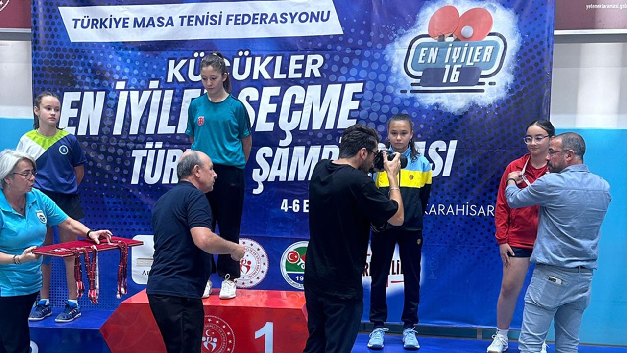 Yalova Masa Tenis Sampiyona Madalya (1)