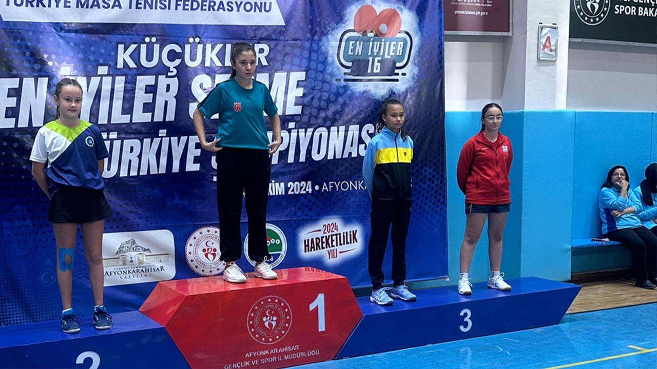 Yalova Masa Tenis Sampiyona Madalya (4)