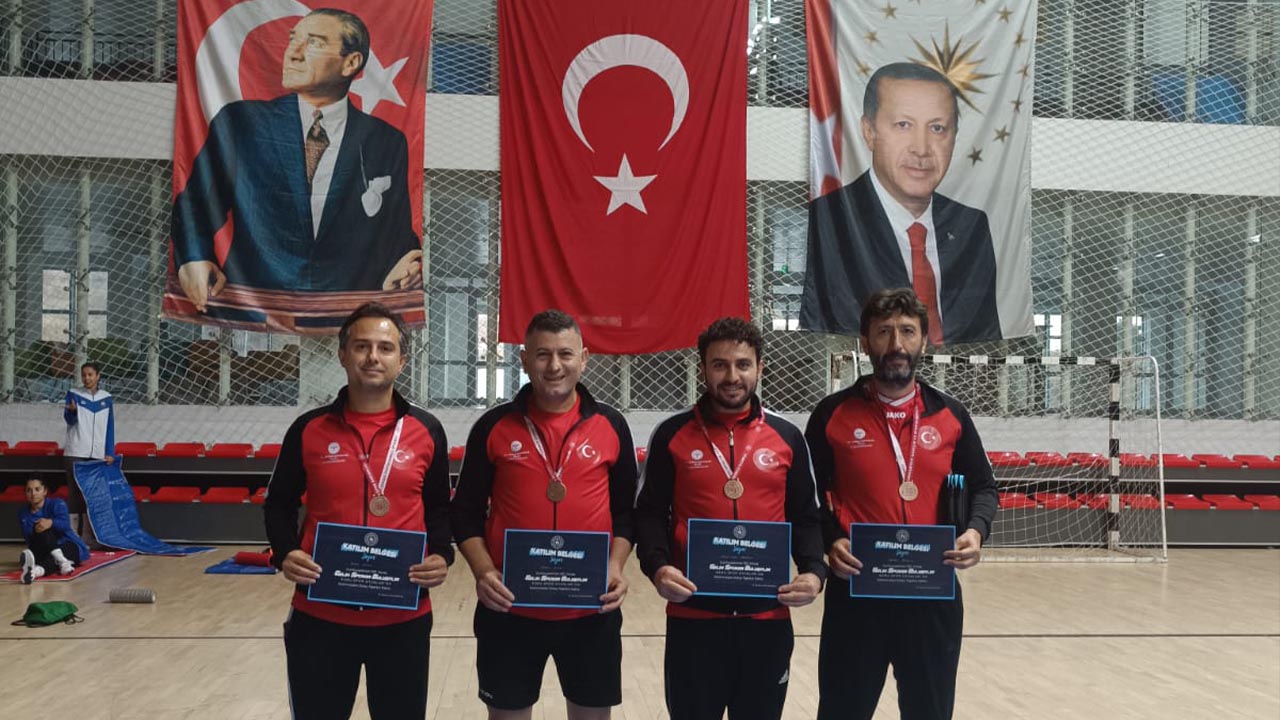 Yalova Saglik Mudurlugu Bolge Ucuncu Masa Tenis (1)