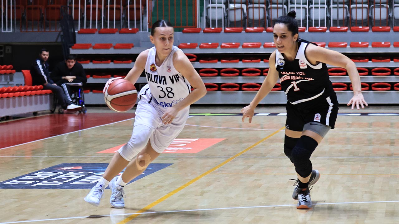 Yalova Vip Burhaniye Belediyespor Galibiyet Pota Basketbol (1)