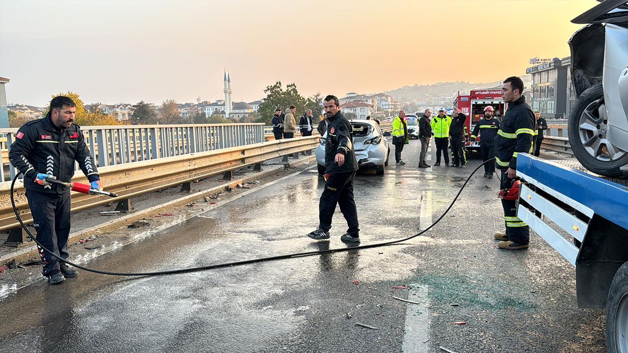 Yalova Ciftlikkoy Izmit Karayol Zincirleme Trafik Kaza Yarali Hastane (4)