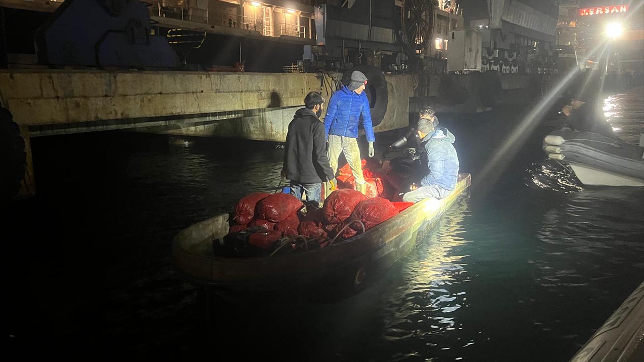 Yalova Altinova Tersane Bolge Marmara Sahil Guvenlik Yasadisi Midye Avcilik Para Ceza (3)