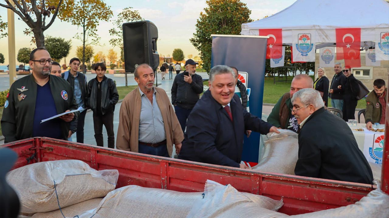 Yalova Belediye Ziraat Oda Ciftci Tohum Dagitim (1)