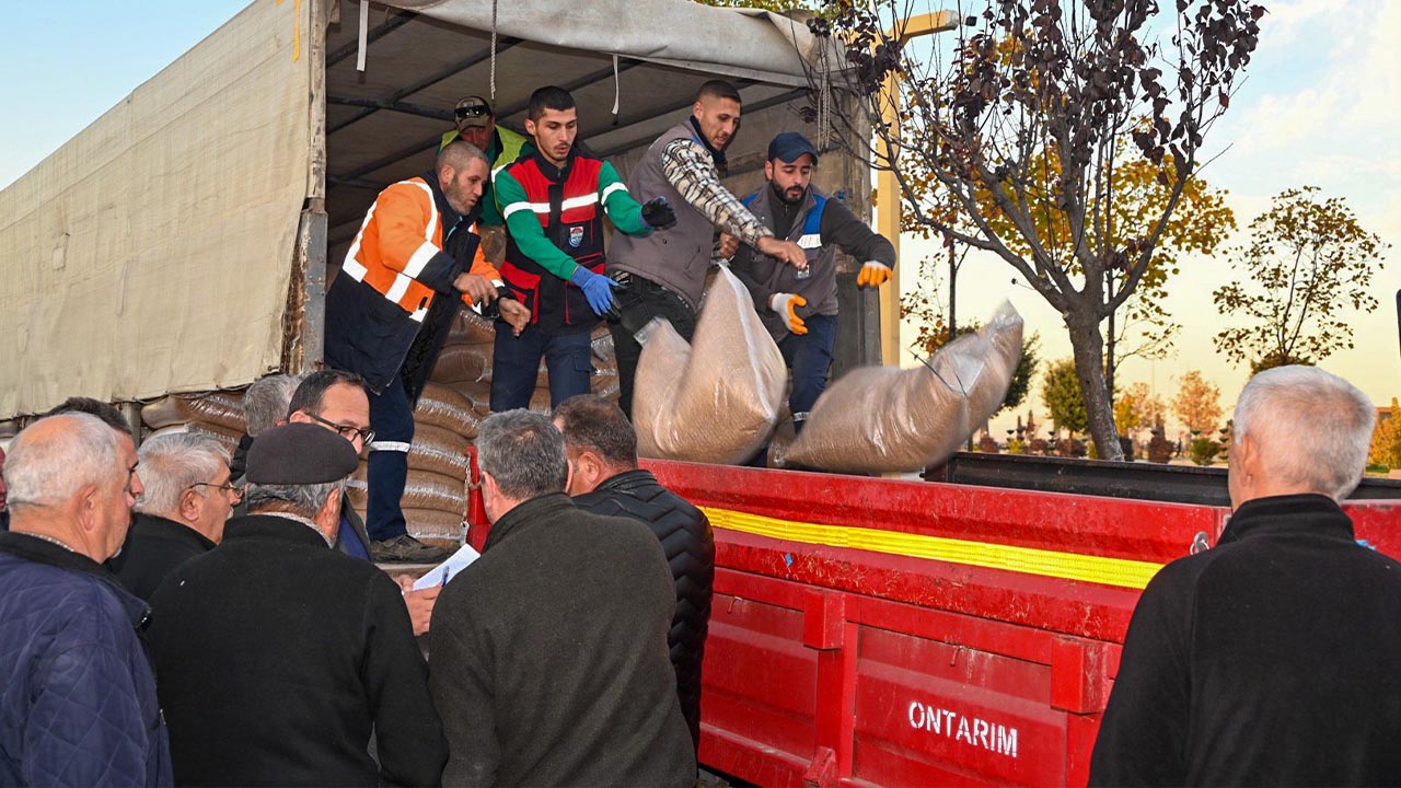 Yalova Belediye Ziraat Oda Ciftci Tohum Dagitim (3)