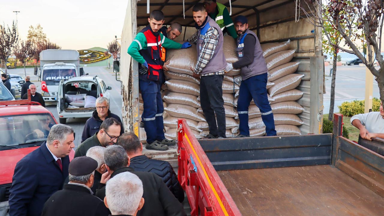 Yalova Belediye Ziraat Oda Ciftci Tohum Dagitim (5)