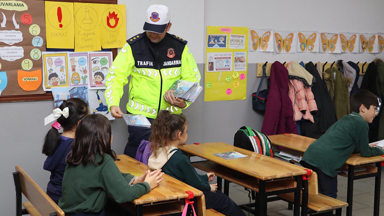 Yalova Termal Akkoy Traktor Romork Reflektor Trafik Farkindalik Vali Protokol (5)