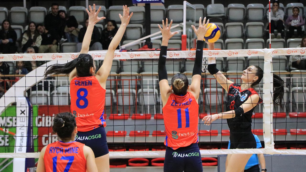 Yalova Voleybol File Ara Var Ciftlikkoy Belediyespor (4)