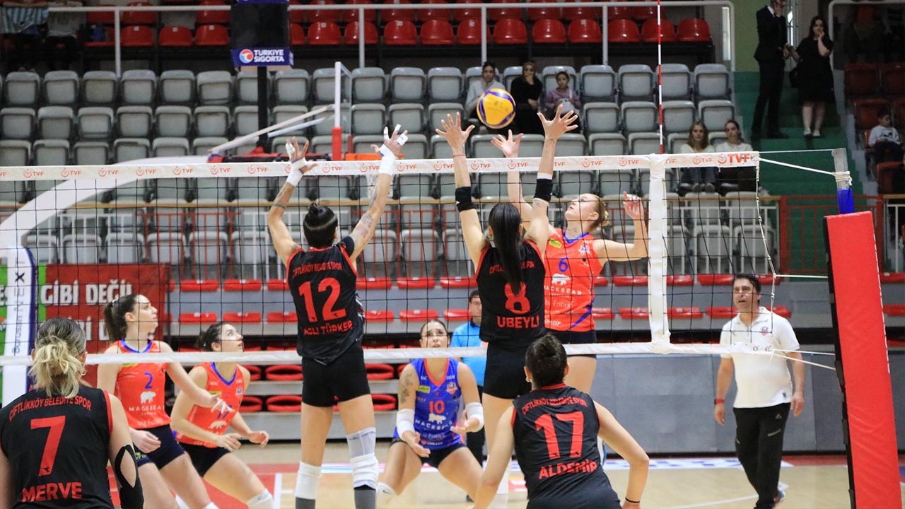 Yalova Voleybol File Rakip Gemlik Istiklal (1)