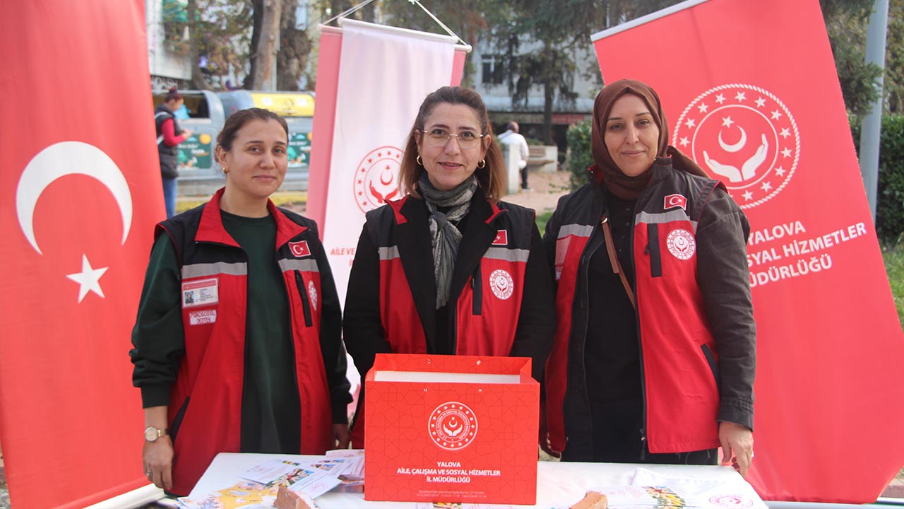 Yalova Aile Sosyal Hizmetler Mudurluk Personel Dunya Cocuk Haklari Gunu Stant Farkindalik (5)