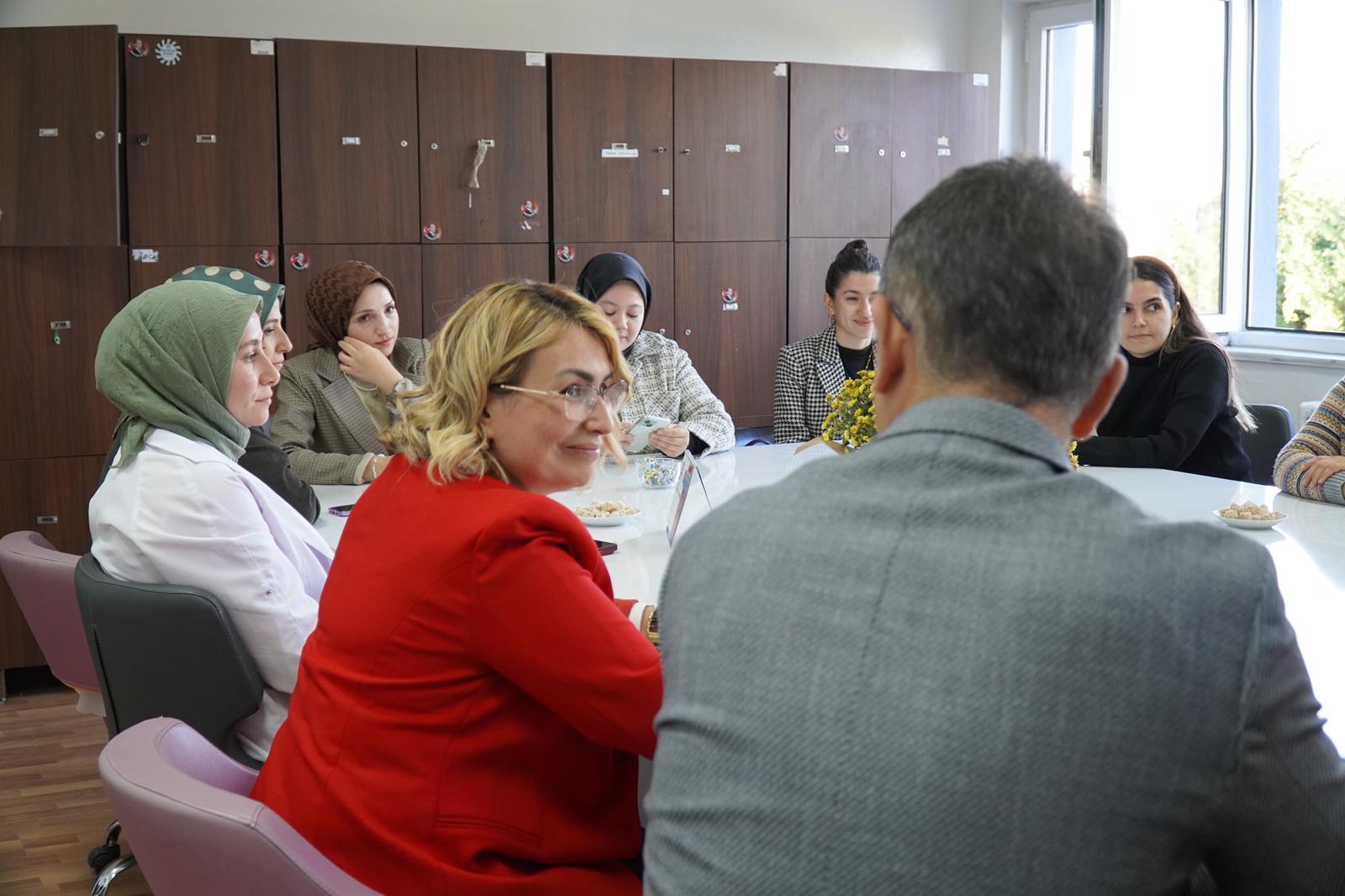 Yalova Altinova Belediye Baskan Ogretmenler Gun Kutlama Hediye Ziyaret (4)