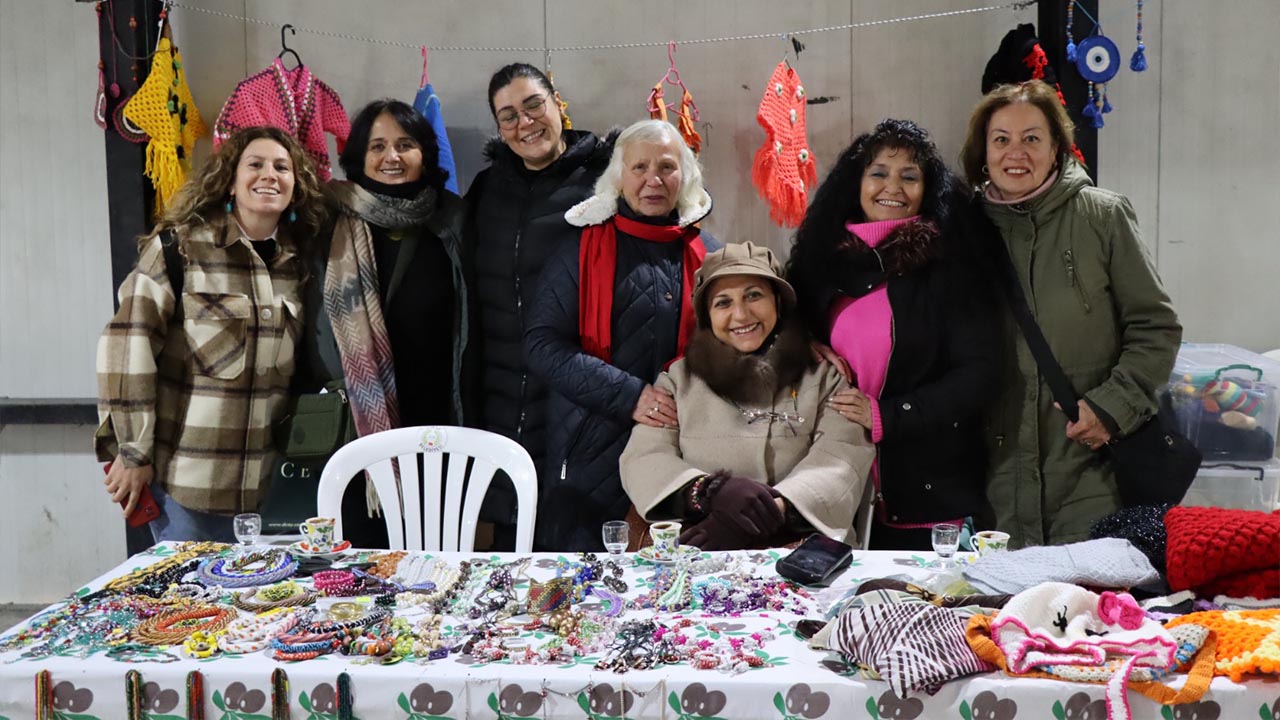 Yalova Altinova Subasi Belediye Baskan Vali Uretici Kadin El Emegi Pazar (3)