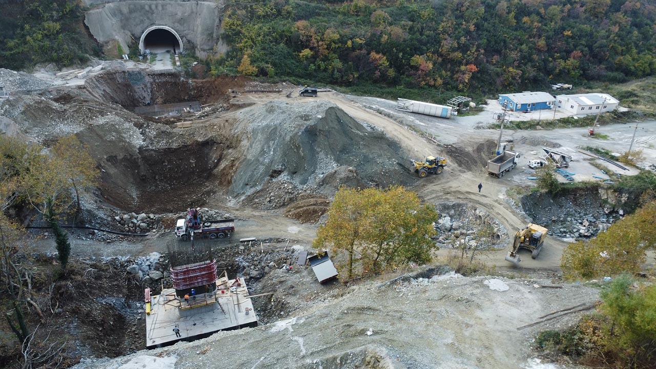 Yalova Armutlu Belediye Esenkoy Tunel Calisma (2)