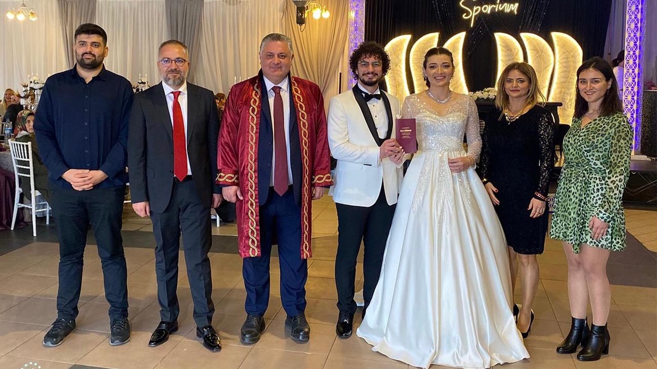 Yalova Belediye Baskan Genc Ciftler Nikah Toren (2)