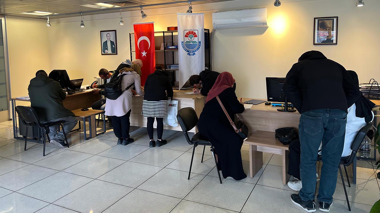 Yalova Belediye Isihdam Ofis Vatandas Is (4)