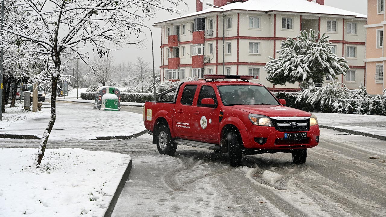 Yalova Belediye Lodos Yagis Kotu Hava Kosullar Personel Teyakkuz Calisma (7)