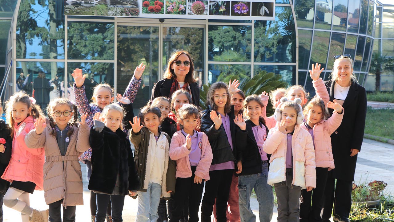 Yalova Ciftlikkoy Belediye Iklim Degisikligi Sifir Atik Mudurluk Geofit Bahce Ogrenci Gezi (6)