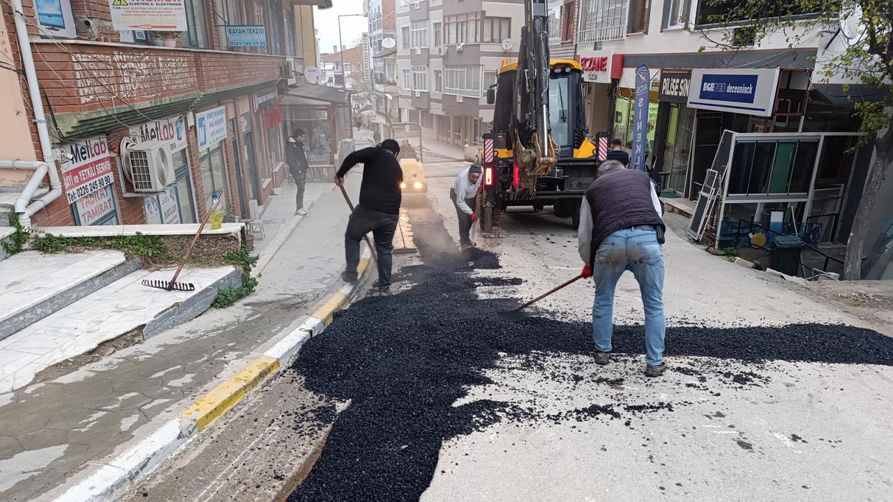 Yalova Cinarcik Belediye Baskan Personel Asfalt Calisma Devam Ediyor (5)