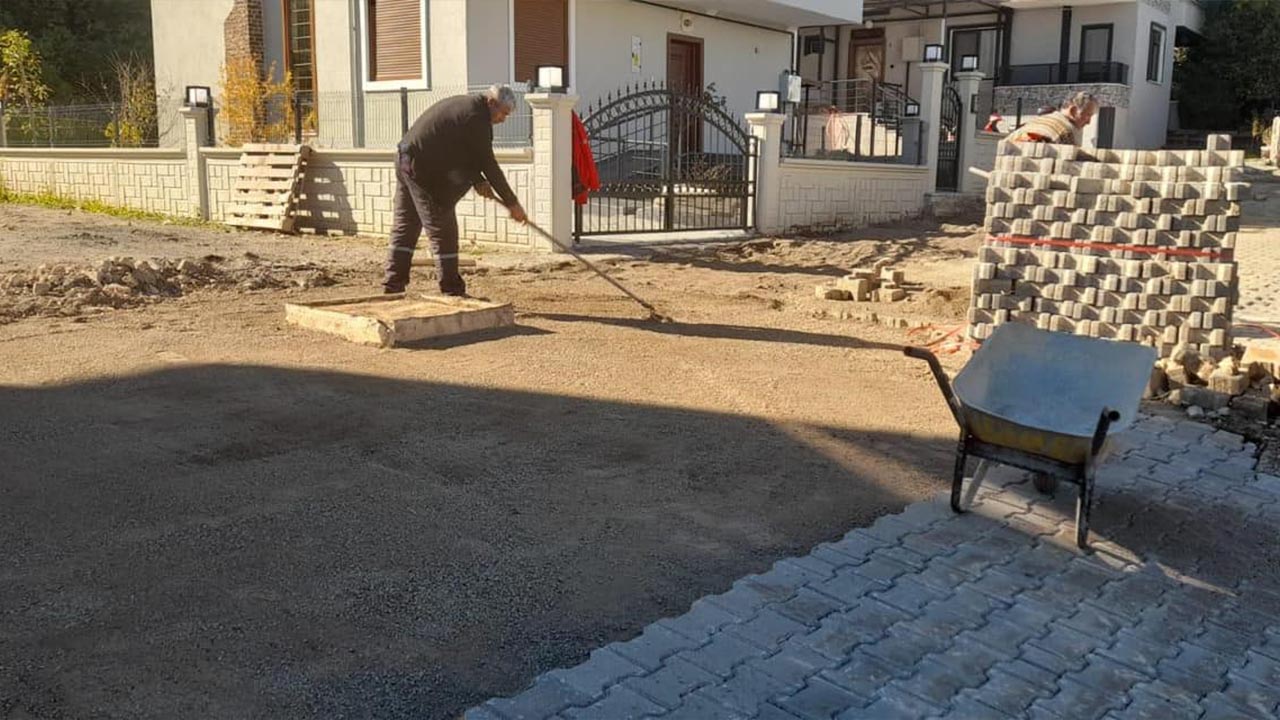 Yalova Cinarcik Belediye Ekipler Altyapi Asfaltlama Baskan Aciklama (7)