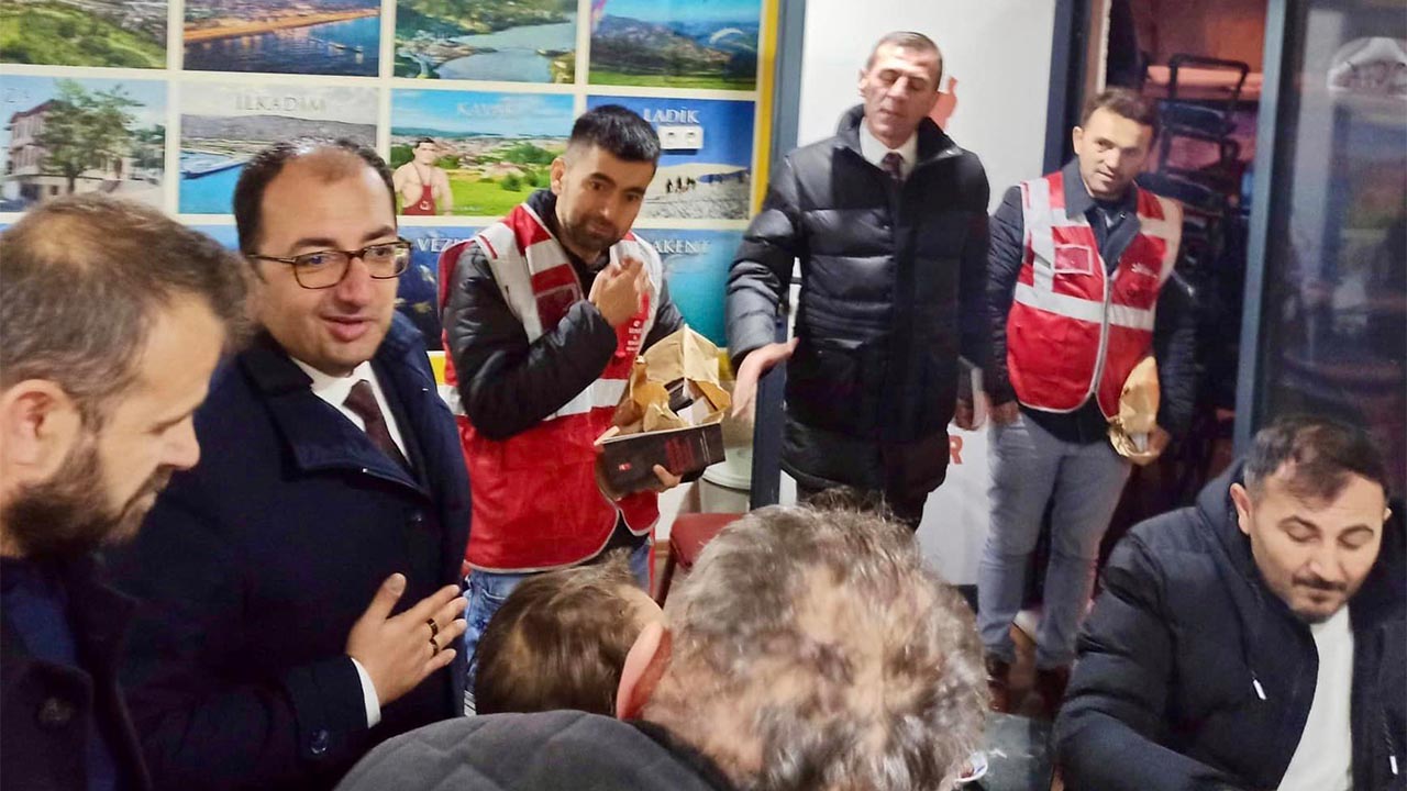 Yalova Istanbul Chp Il Baskan Esenyurt Mahalle Vatandas Siyasal Calisma (1)