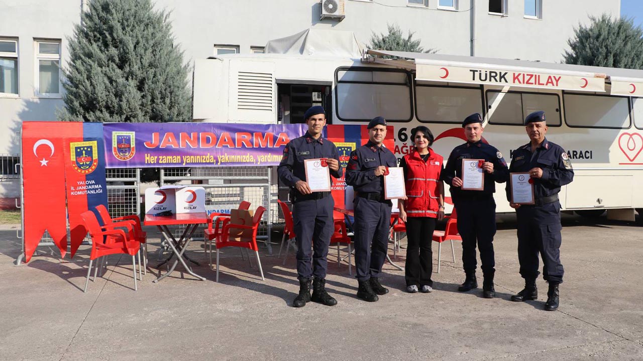 Yalova Jandarma Komutanlik Personel Turk Kizilay Kan Bagis Bronz Madalya Berat (5)