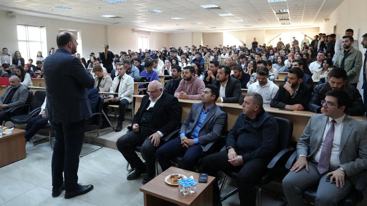 Yalova Universite Hukuk Fakulte Genc Hukukcular Ak Parti Vekil Buyukgumus Agirlama Etkinlik (3)