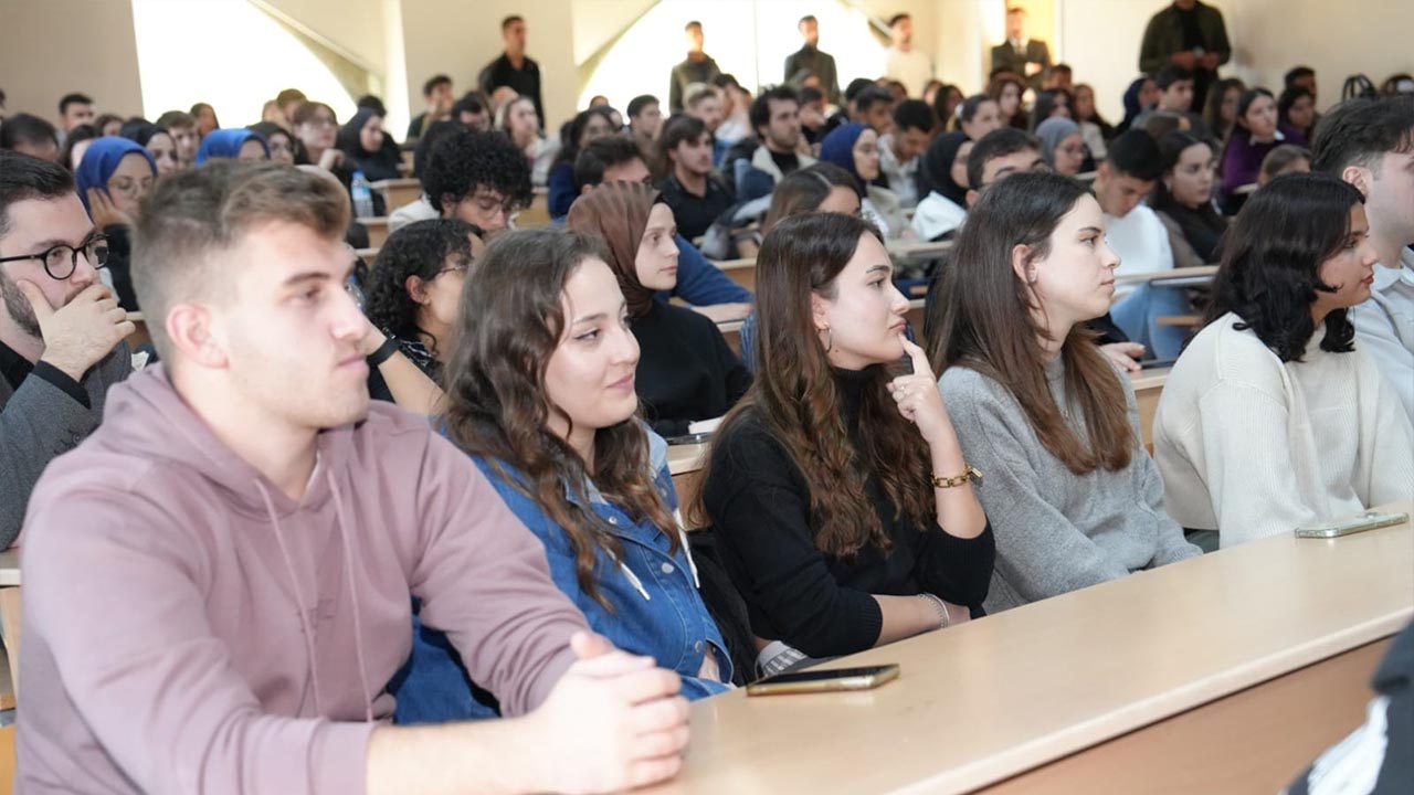 Yalova Universite Hukuk Fakulte Genc Hukukcular Ak Parti Vekil Buyukgumus Agirlama Etkinlik (4)