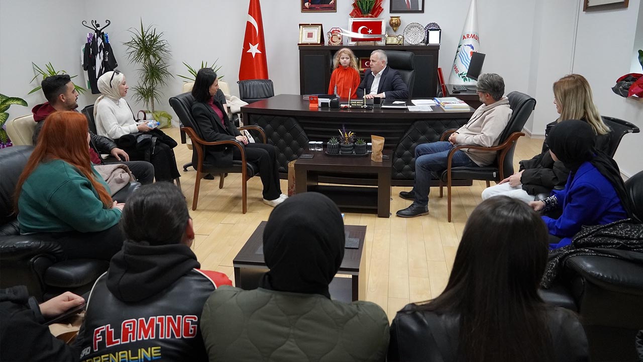 Yalova Universite Ogrenci Armutlu Belediye Baskan Ziyaret (2)