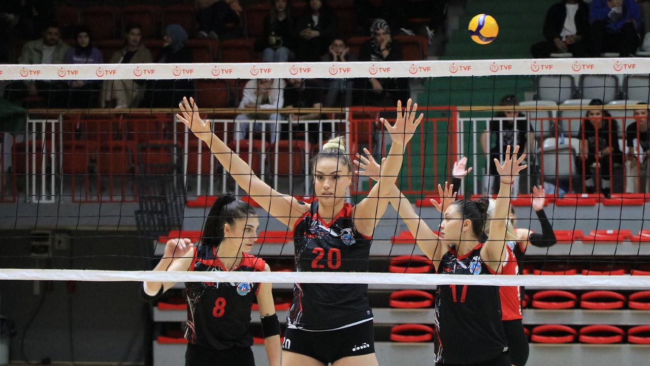 Yalova Ciftlikkoy Belediyespor Kadin Voleybol Lig Bursa Deplasman Mg (2)