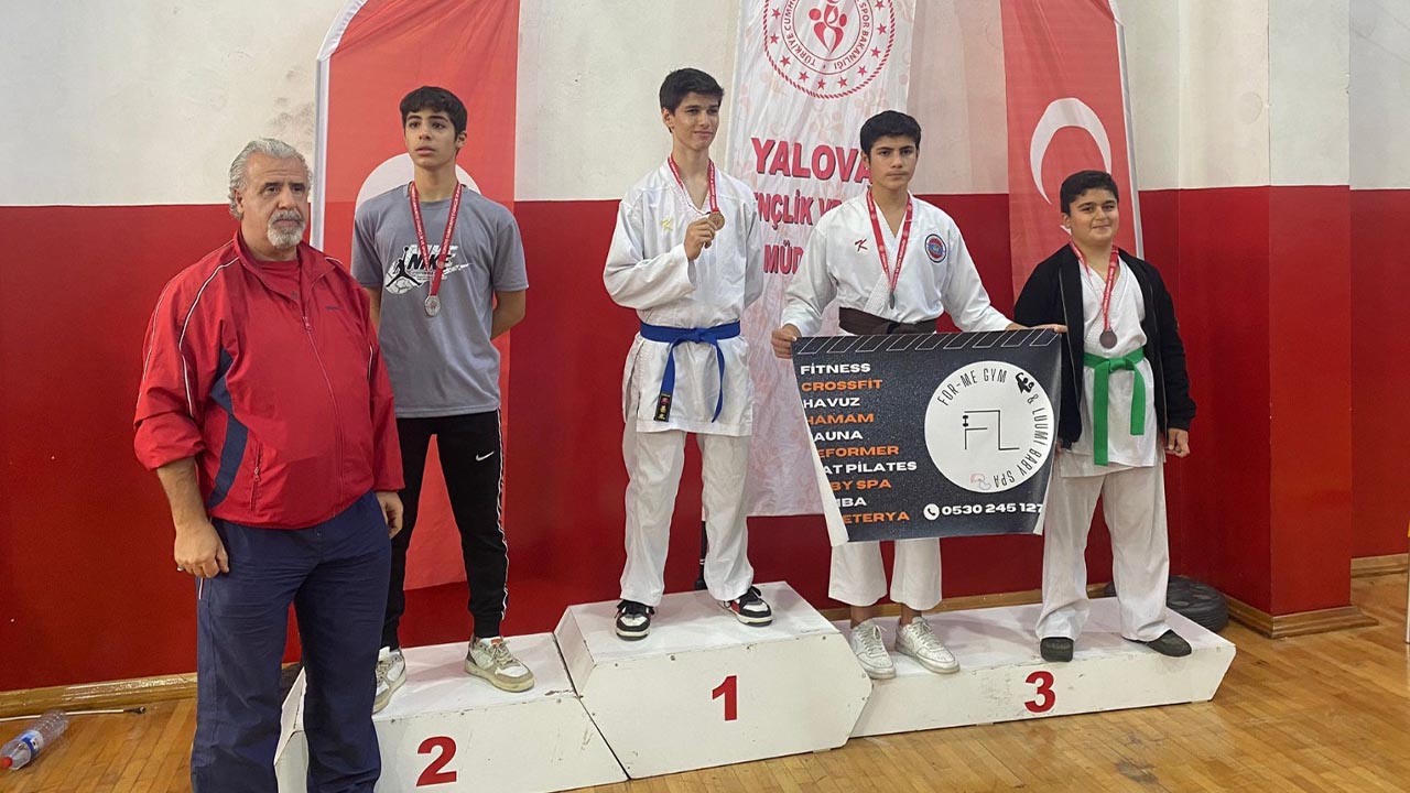 Yalova Ciftlikkoy Belediyespor Karate Takim Cumhuriyet Kupa Basari (2)