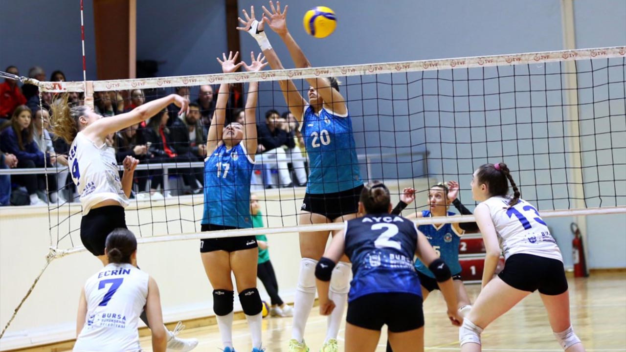 Yalova Ciftlikkoy Belediyespor Voleybol Sultan Bursa (2)