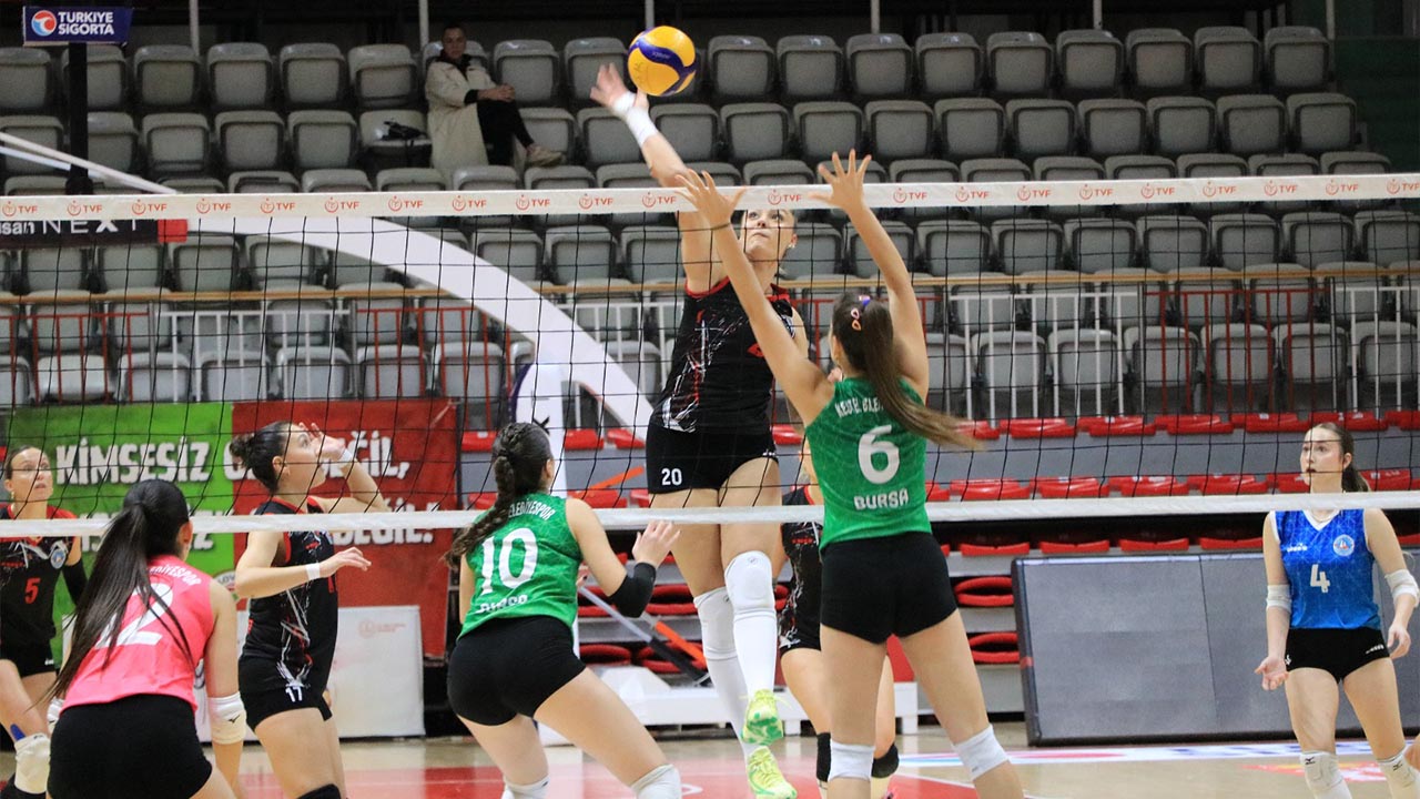 Yalova Ciftlikkoy Sultan Kastel Voleybol (3)