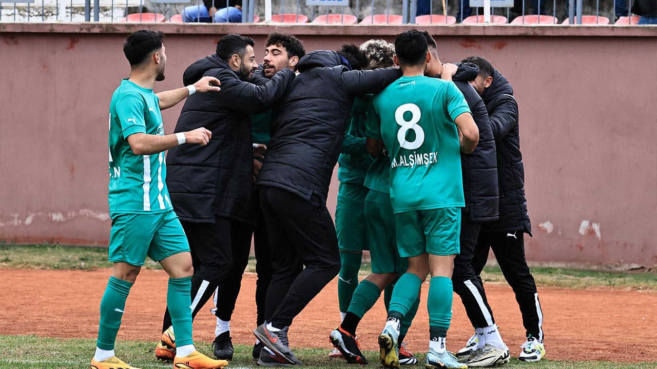 Yesil Yalova Fk Sampiyon Amac (1)