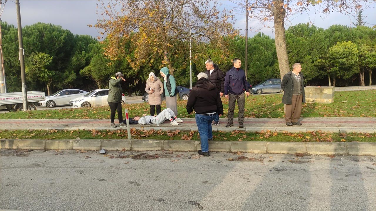 Yalova Bursa Orhangazi Kavsak Kadin Surucu Otomobil Kaza Iki Yarali(3)