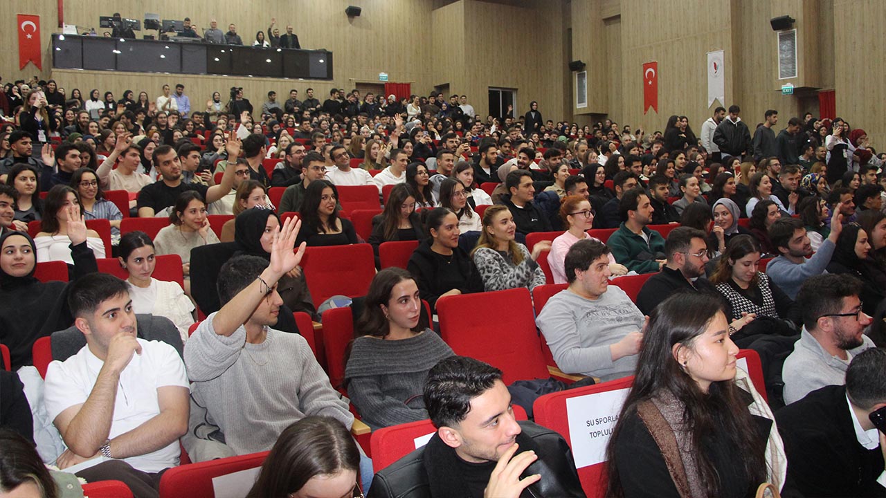 Yalova Universite Genc Hukukcular Muharremince Soylesi (3)