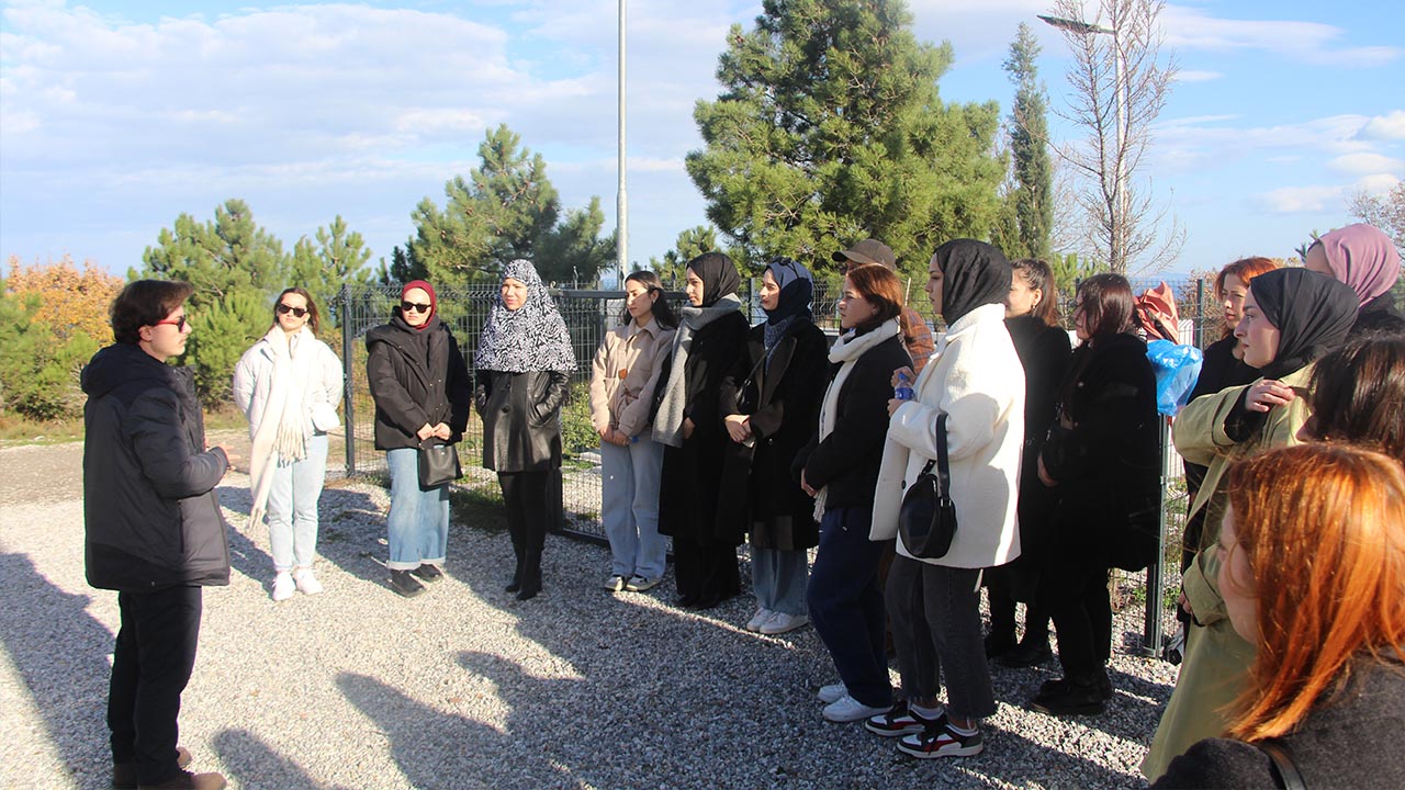 Yalova Universite Insan Toplum Bilim Sosyal Hizmet Ogrenci Sehitlik Ziyaret (4)