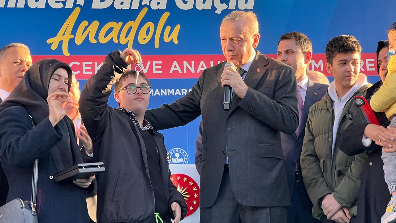 Cumhurbaşkanı Recep Tayyip Erdogan Elestiri Ozgur Ozel Chp Akp (1)