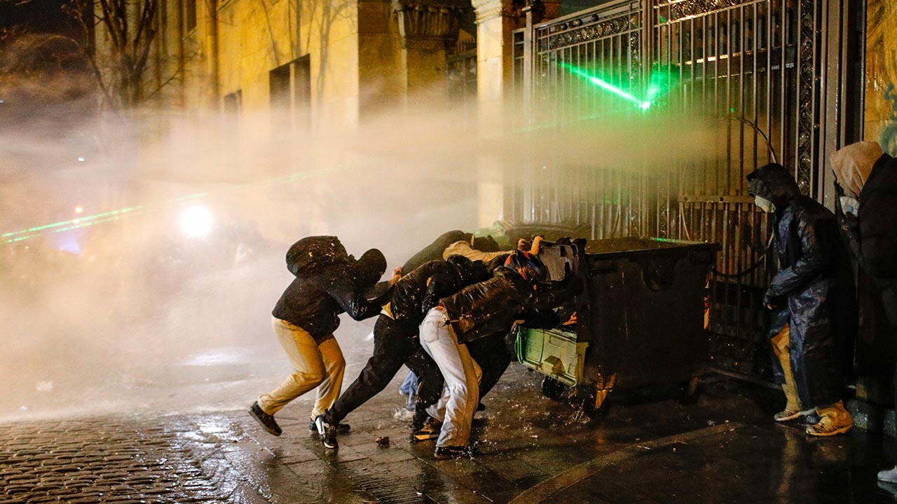 Gurcistan Protesto Polis Ab Avrupa Birligi Muzakere (6)