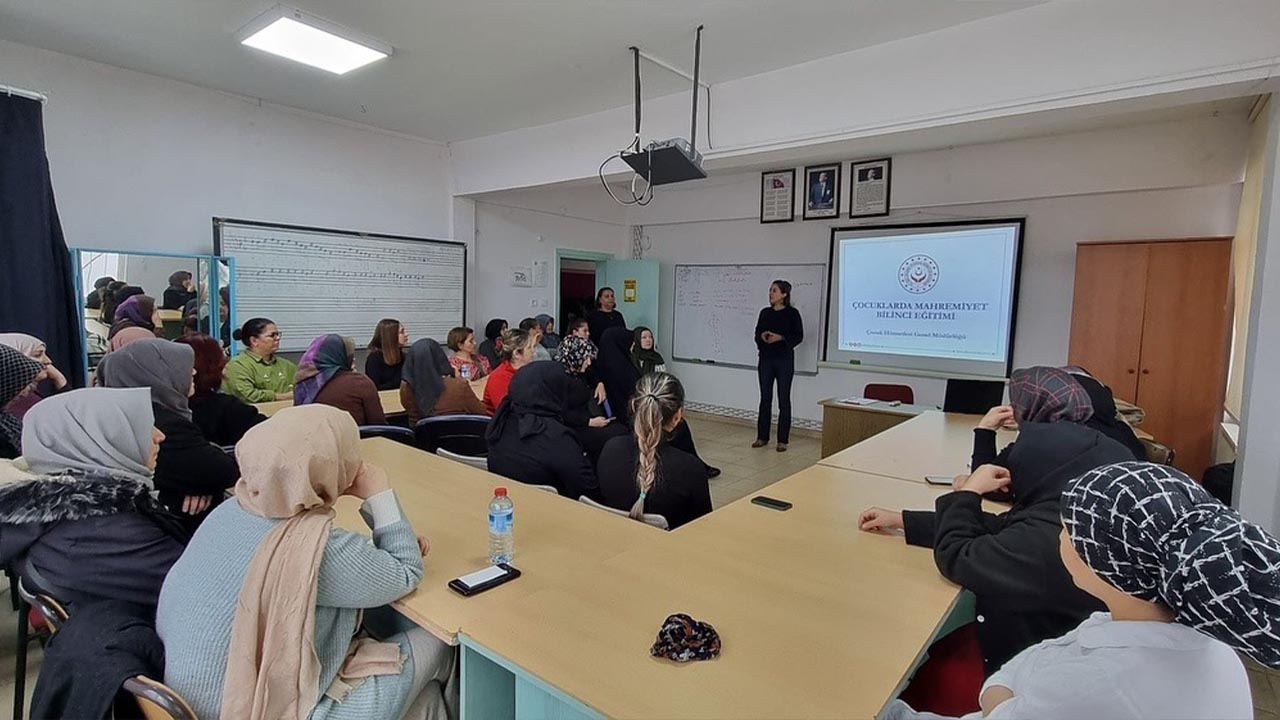 Yalova Aile Sosyal Hizmetler Mudurluk Uzman Psikolog Cocuklar Mahremiyet Istismar Egitim (2)