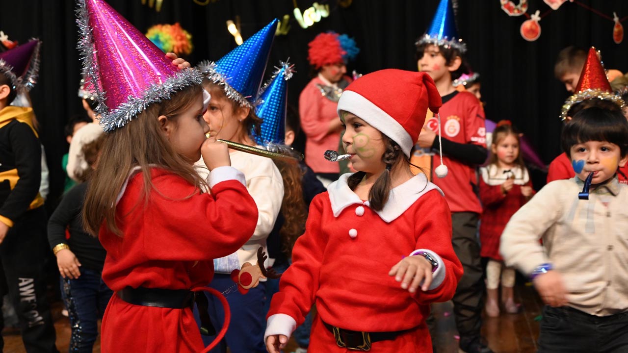 Yalova Belediye Cocuk Tiyatro Yilbasi Parti (2)