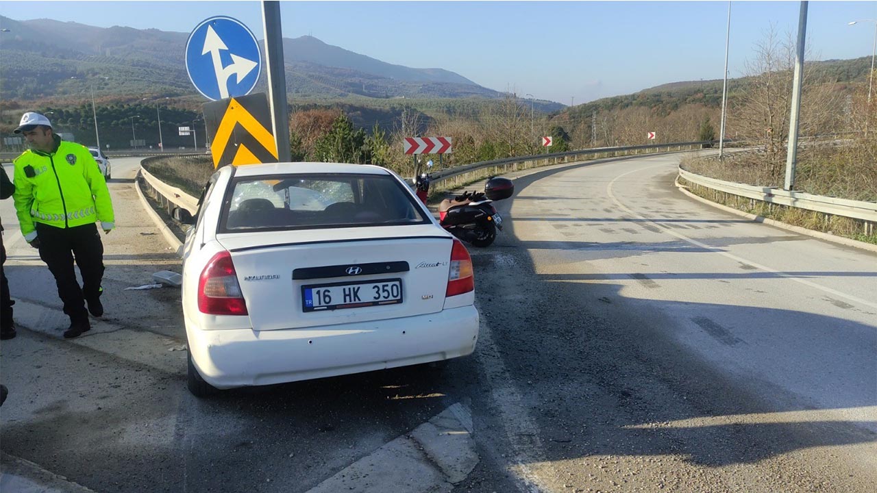 Yalova Bursa Orhangazi Karsak Kavsak Otomobil Bariyer Trafik Kaza (1)