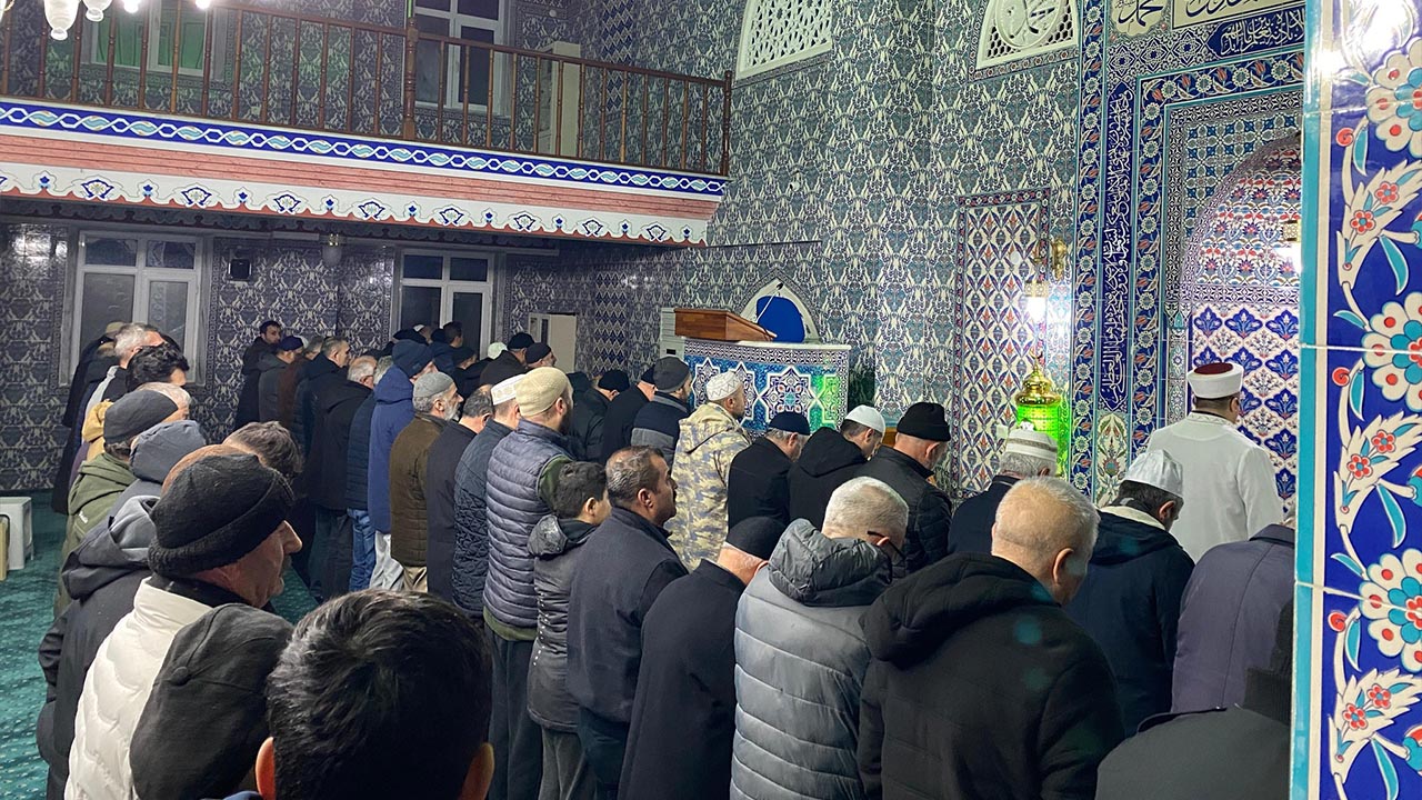 Yalova Ciftlikoy Ilce Muftuluk Mehmet Akif Ersoy Cami Sabah Namazi Bulusma (2)