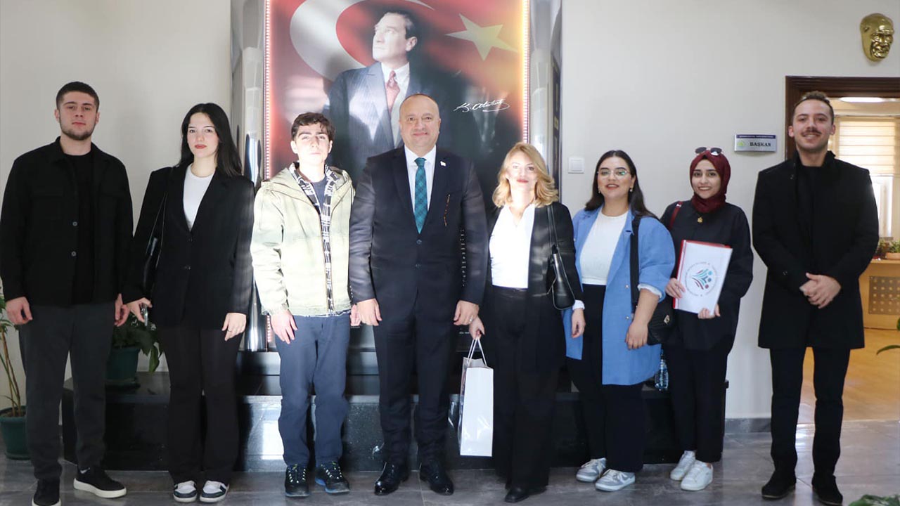 Yalova Cinarcik Il Ilce Genclik Kollari Baskan Belediye Yonetim Kurulu Uyeler Yalova Universitesi Ogrenciler (1)