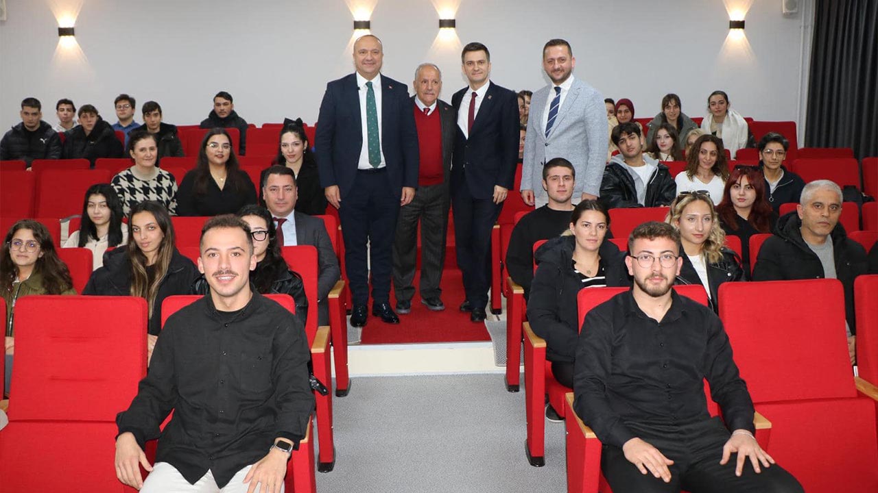 Yalova Cinarcik Yuksekokul Yerel Yonetimler Soylesi Belediye Baskan (4)