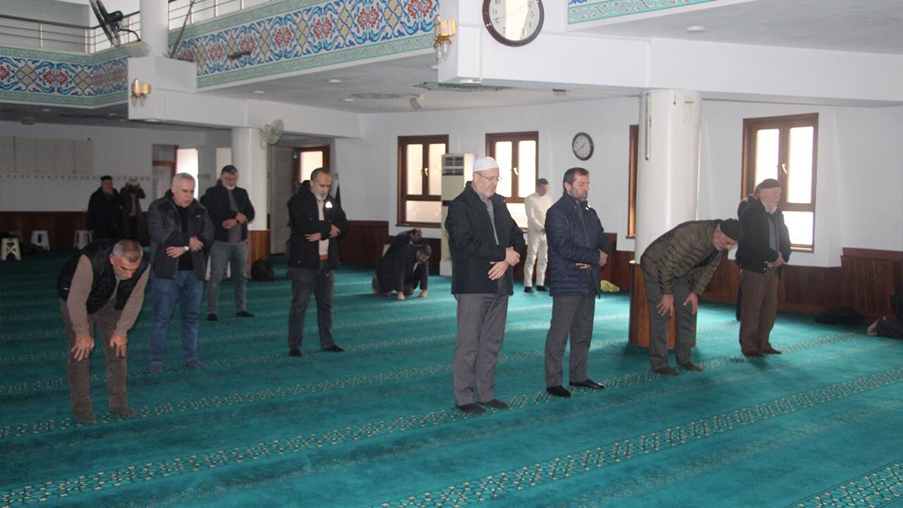 Yalova Gonul Der Stk Esad Suriye Haalk Zafer Sukur Namaz (4)