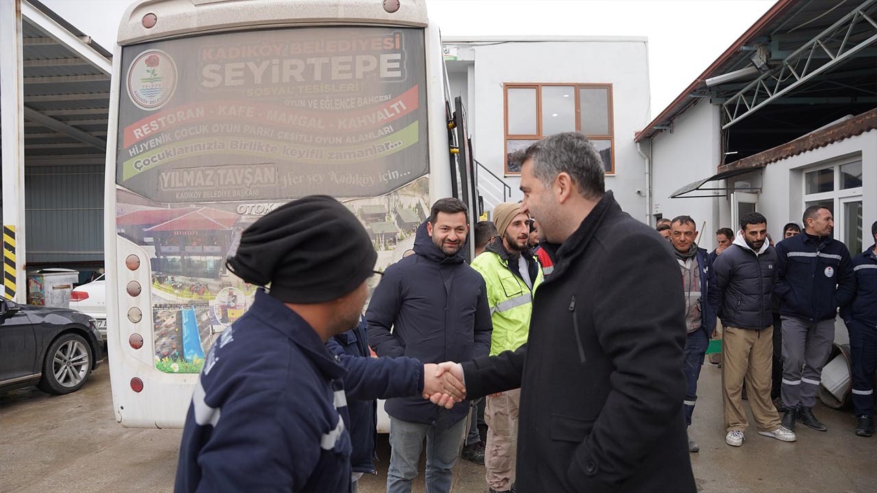 Yalova Kadikoy Belediye Baskan Yeni Yil Garaj Personel Kutlama Haber (4)